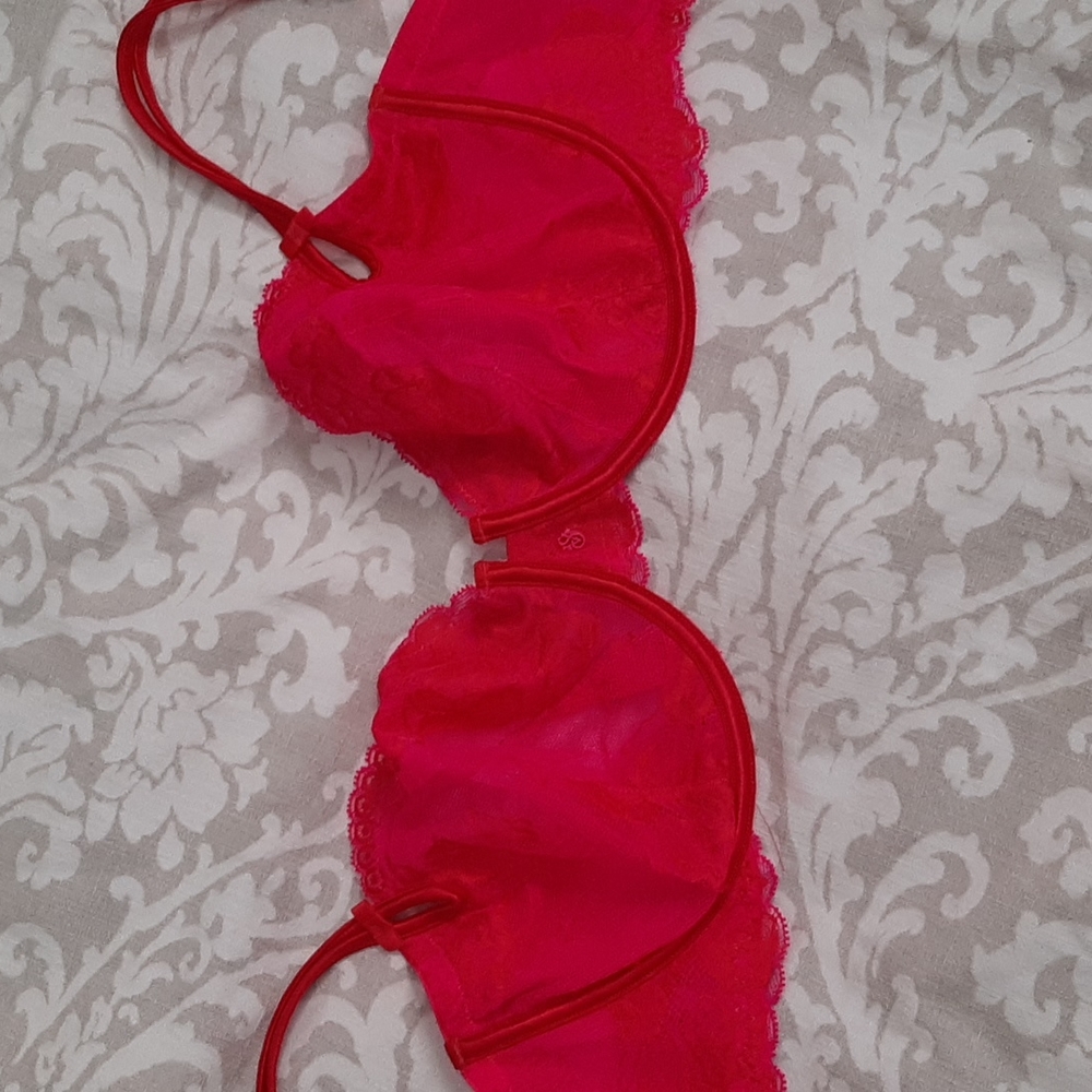 VS unlined lace bra